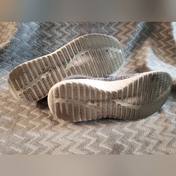 Skechers light grey shoes - Picture 5 of 6